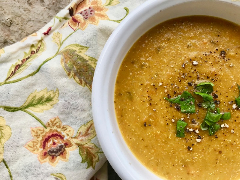 Carrot Asparagus Ginger Soup: A healthy perfect soup for spring